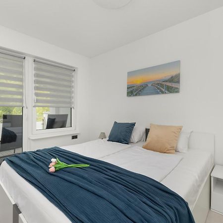Family Apartments Herberta With Terrace And Parking By Rent Like Home シフィノウイシチェ エクステリア 写真