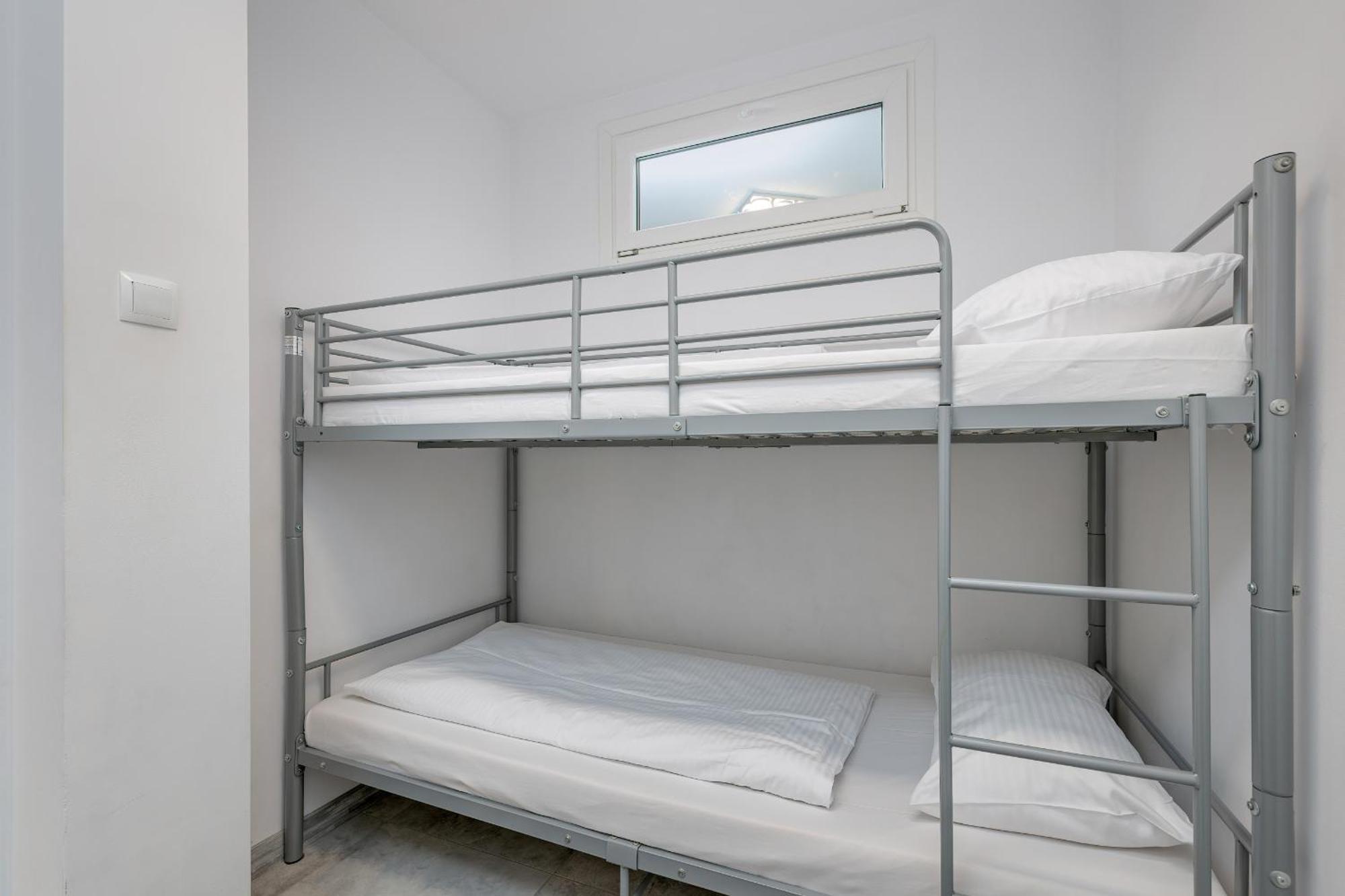 Family Apartments Herberta With Terrace And Parking By Rent Like Home シフィノウイシチェ エクステリア 写真